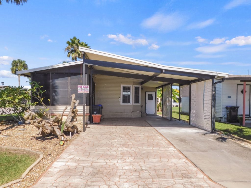 180 Arianna Way, Auburndale, FL 33823 (67)