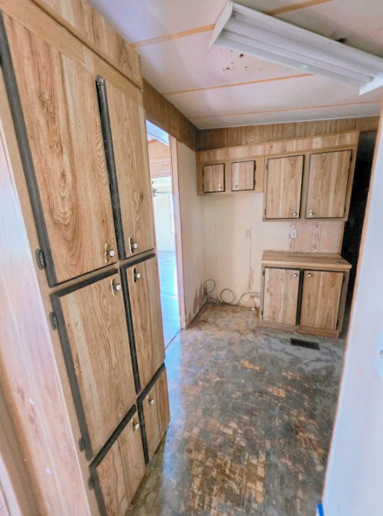 1984 26×56 Wesley Chapel (8)