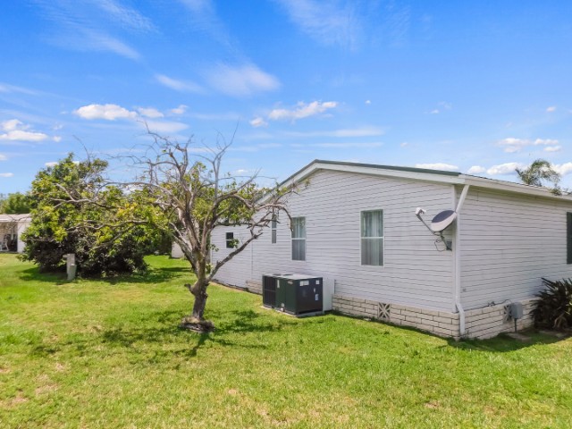 34630 Yellow Parrot Drive, Zephyrhills, FL 33541 (63) (Small)