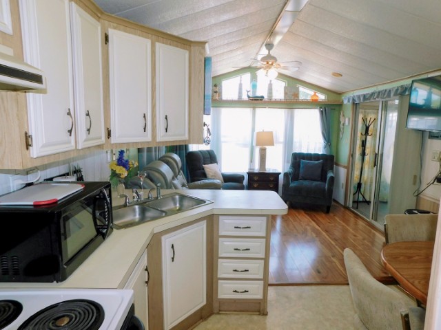 36924 Happy Days Drive, Zephyrhills, FL 33541 (14)