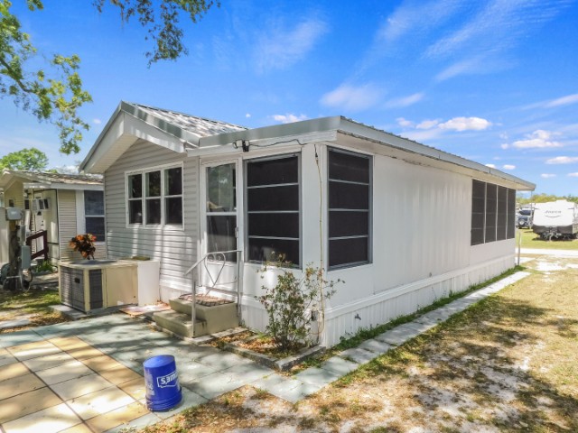 36924 Happy Days Drive, Zephyrhills, FL 33541 (44)