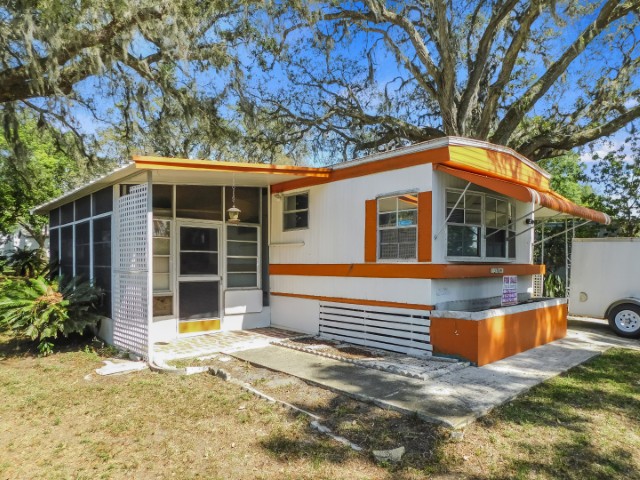 37814 Poncan Circle, Zephyrhills, FL 33541 (50)