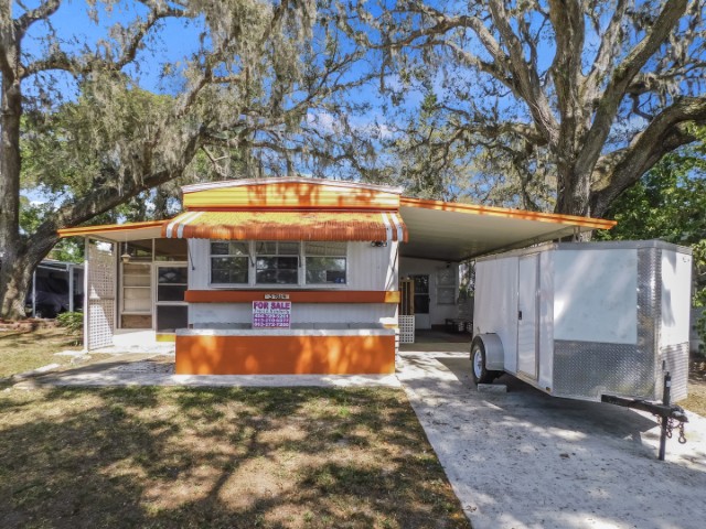 37814 Poncan Circle, Zephyrhills, FL 33541 (56)