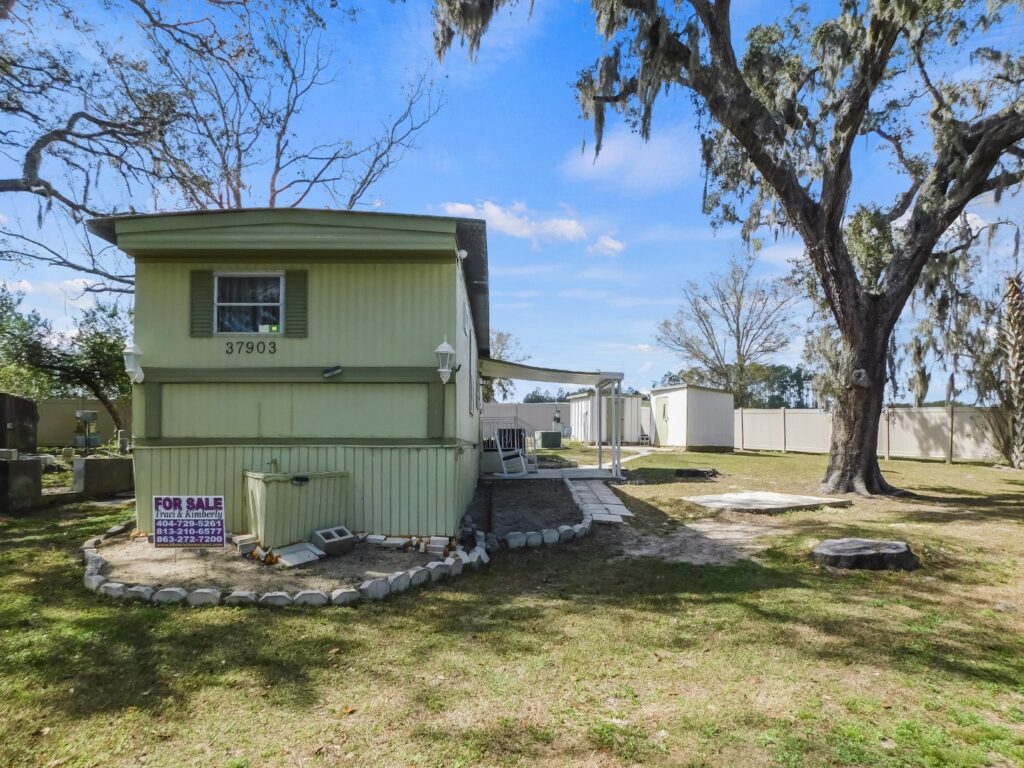 37903 Poncan Circle, Zephyrhills, Florida 33541 (41)