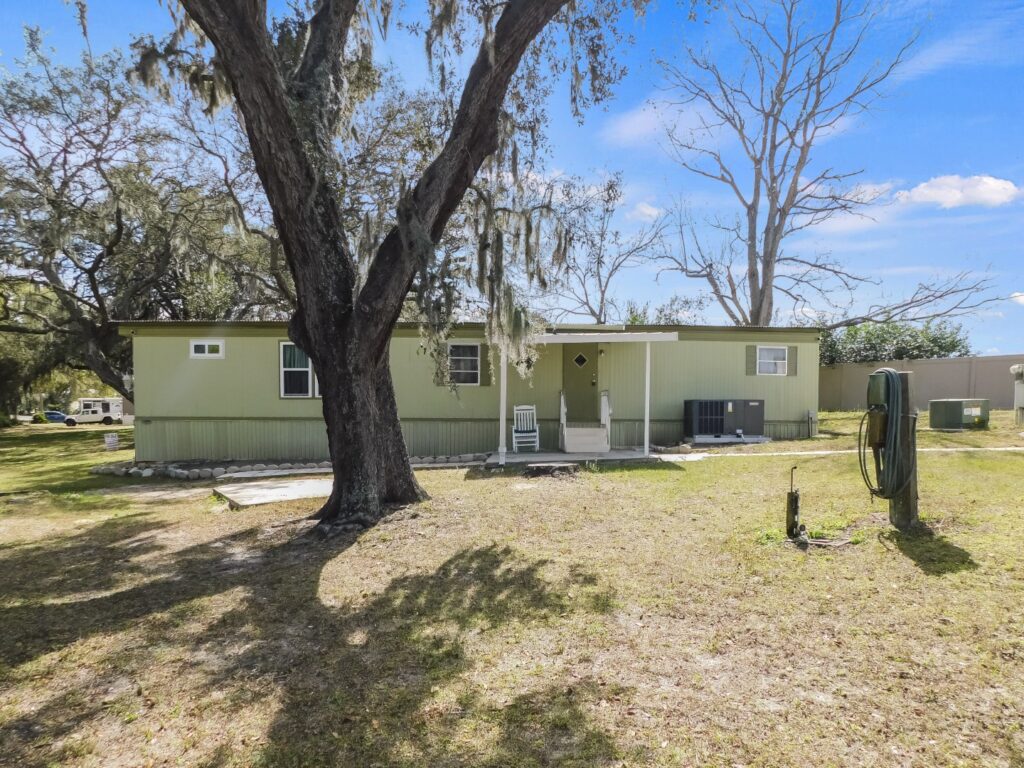 37903 Poncan Circle, Zephyrhills, Florida 33541 (45)