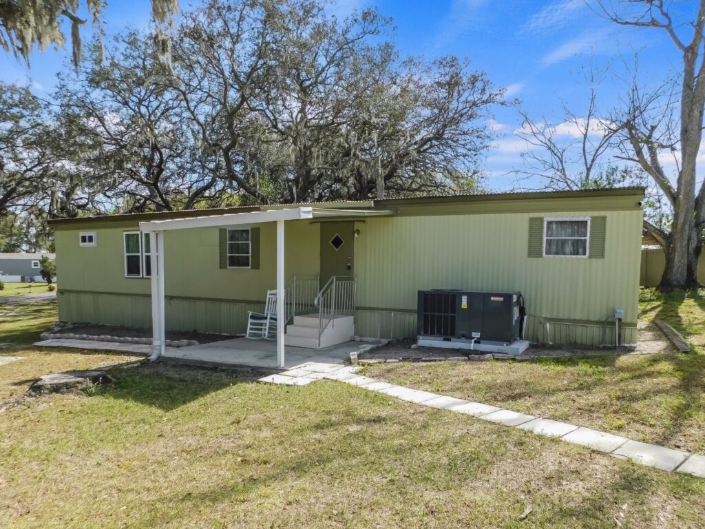 37903 Poncan Circle, Zephyrhills, Florida 33541 (46)