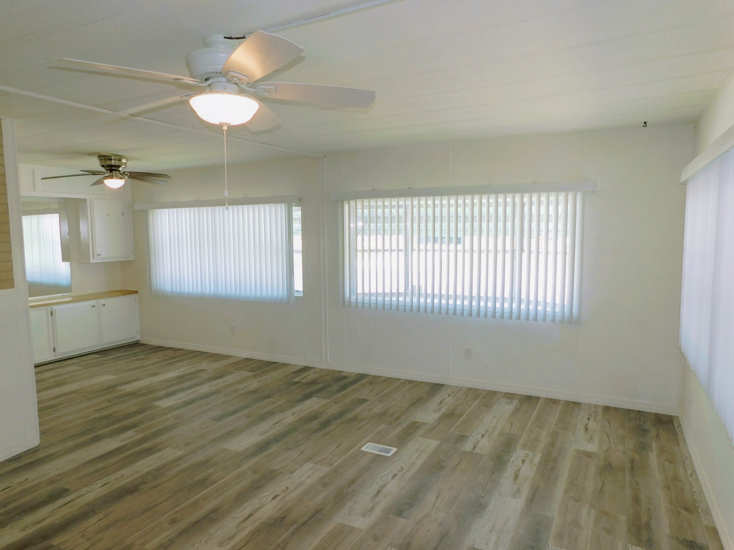 37964 Poncan Circle, Zephyrhills, FL 33541 in 2026 (19)