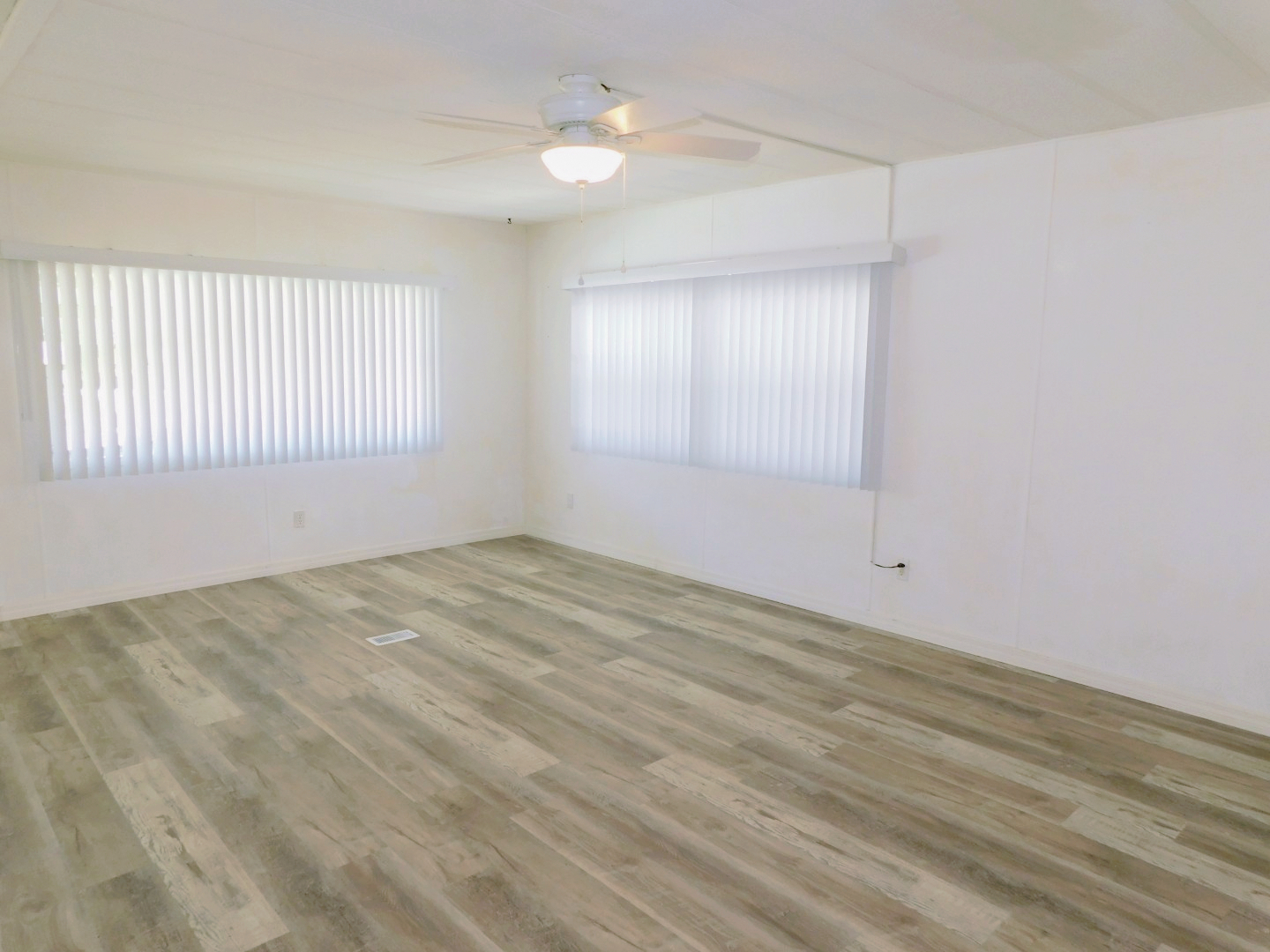 37964 Poncan Circle, Zephyrhills, FL 33541 in 2026 (23)
