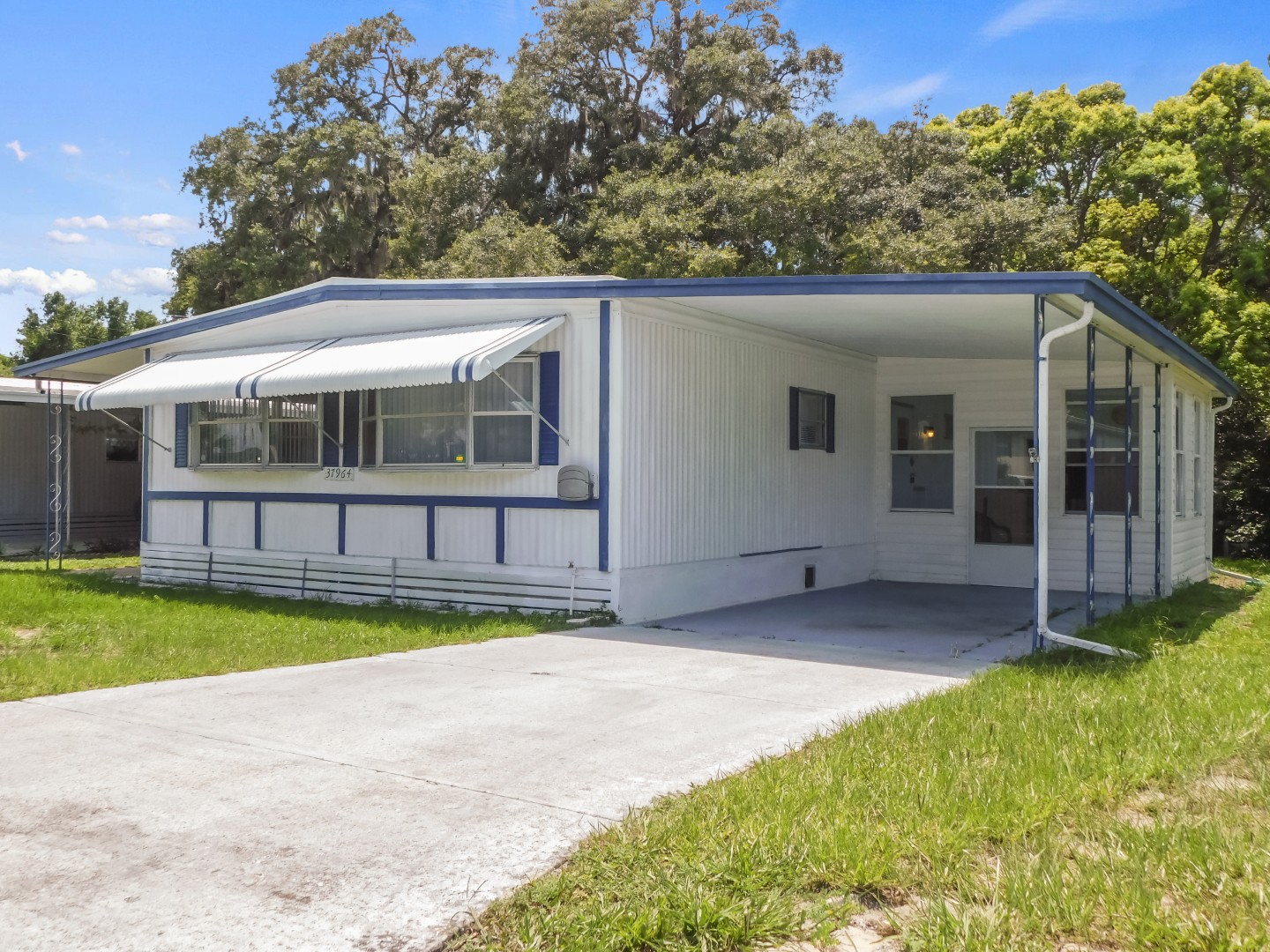 37964 Poncan Circle, Zephyrhills, FL 33541 in 2026 (60)