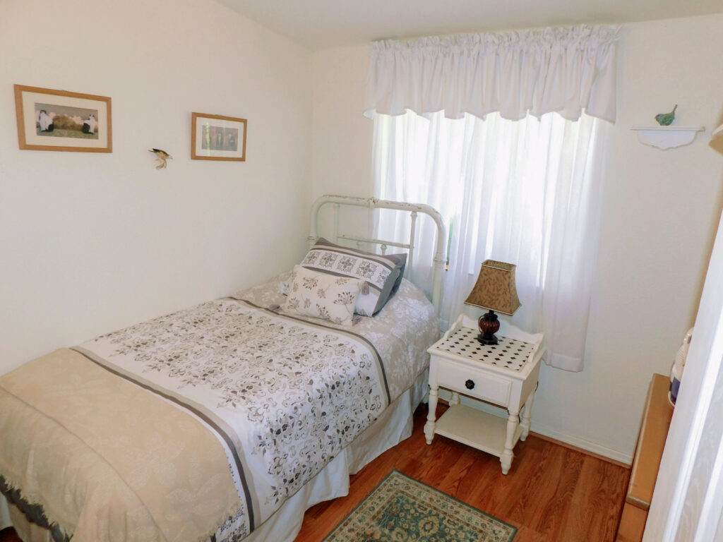 3823 Oakcrest Lane, Zephyrhills, FL 33541 (23)