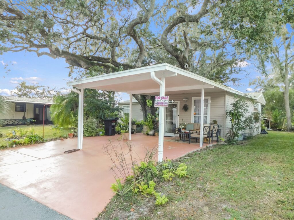 3823 Oakcrest Lane, Zephyrhills, FL 33541 (37)