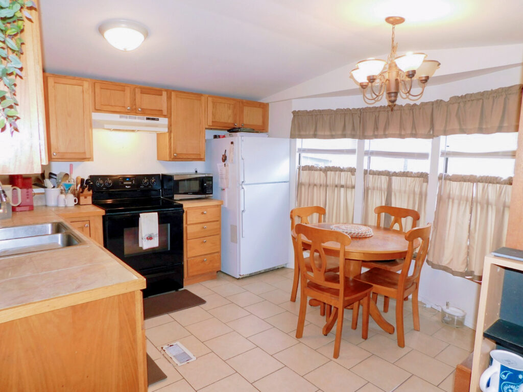 3823 Oakcrest Lane, Zephyrhills, FL 33541 (5)