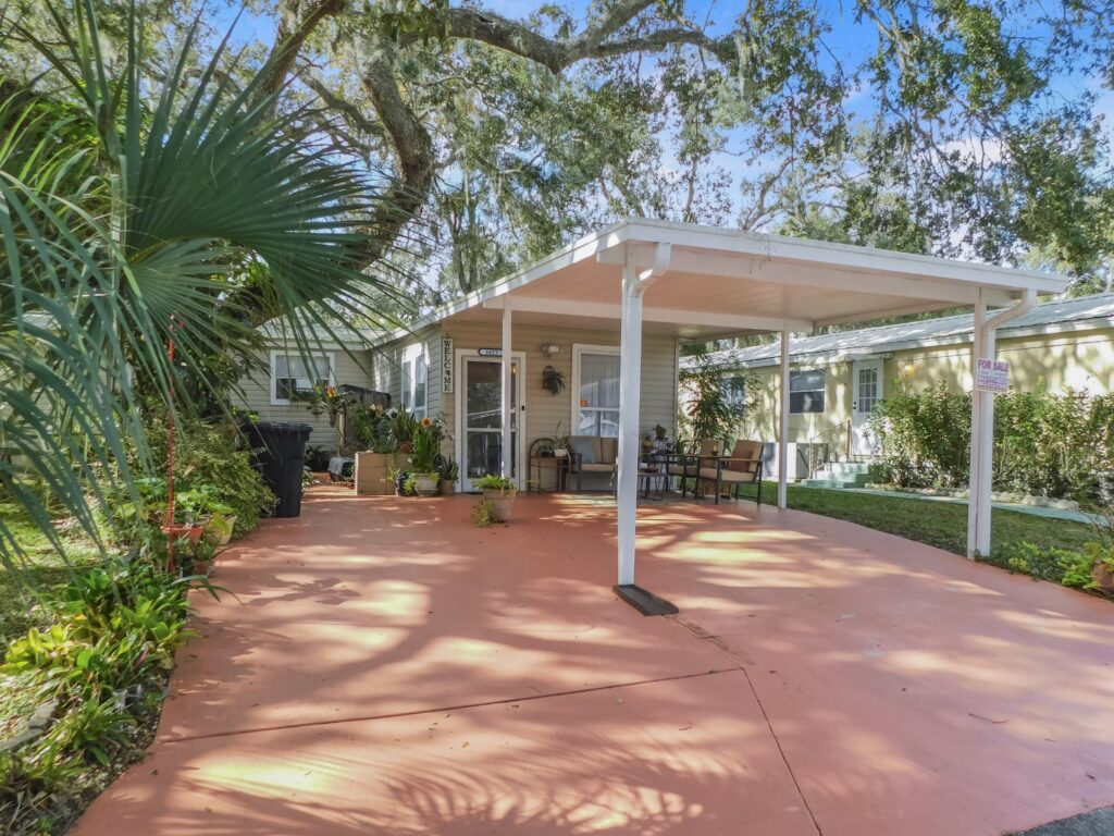 3823 Oakcrest Lane, Zephyrhills, FL 33541 (50)
