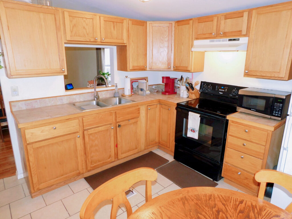 3823 Oakcrest Lane, Zephyrhills, FL 33541 (6)