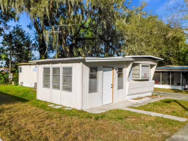 39445 Tabetha Drive, Zephyrhills, Florida 33542 (3)