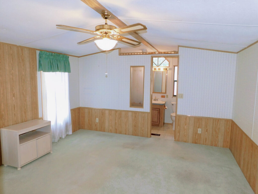5727 Windtree Drive, Zephyrhills, FL 33541 in 2026 (38)