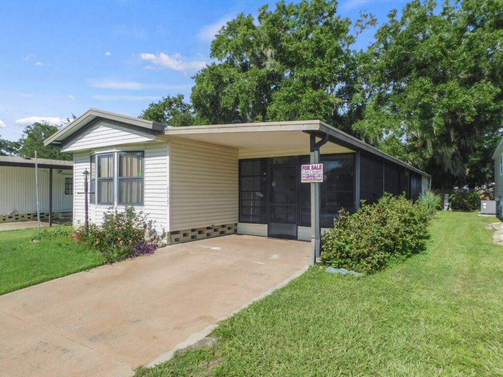 5727 Windtree Drive, Zephyrhills, FL 33541 in 2026 (60)