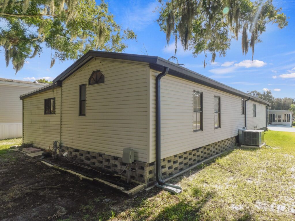 5727 Windtree Drive, Zephyrhills, FL 33541 in 2026 (65)