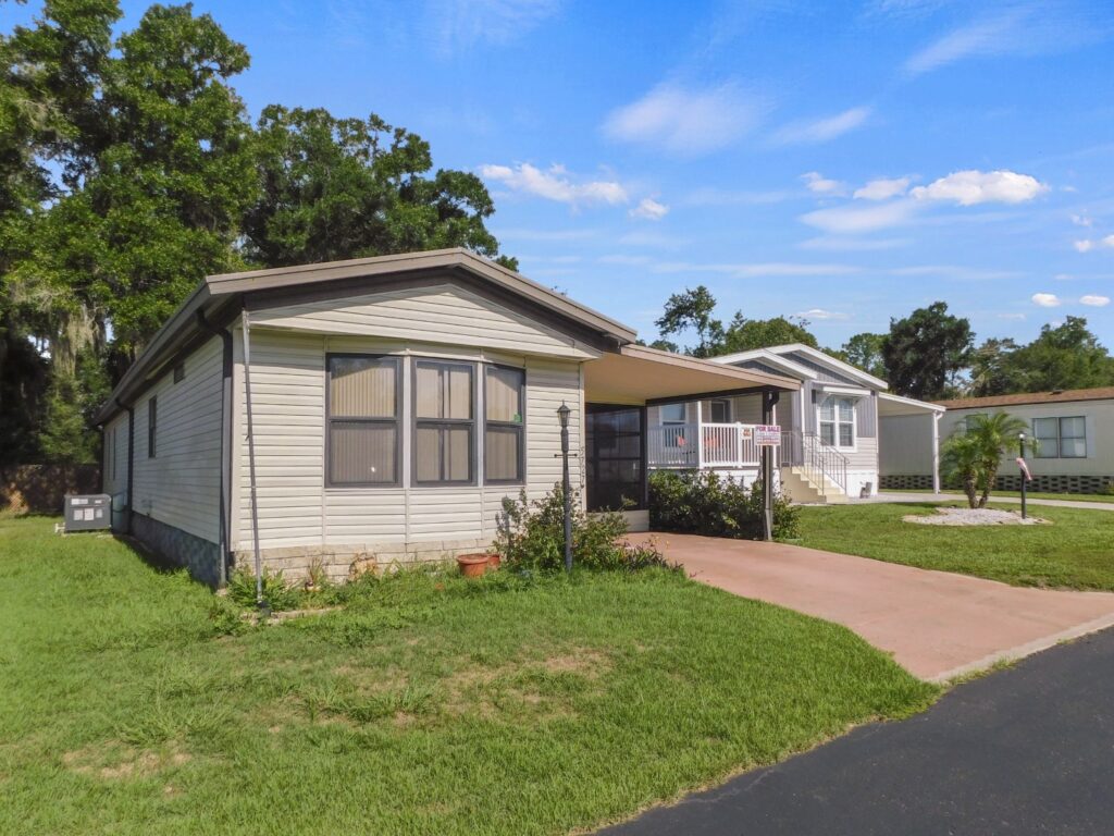 5727 Windtree Drive, Zephyrhills, FL 33541 in 2026 (67)