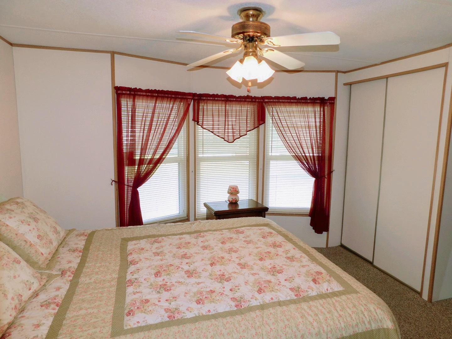 5751 Windtree Drive, Zephyrhills, FL 33541 (21)