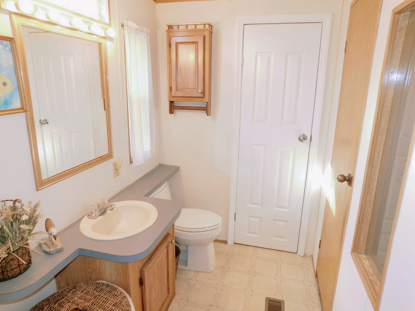 5751 Windtree Drive, Zephyrhills, FL 33541 (33)