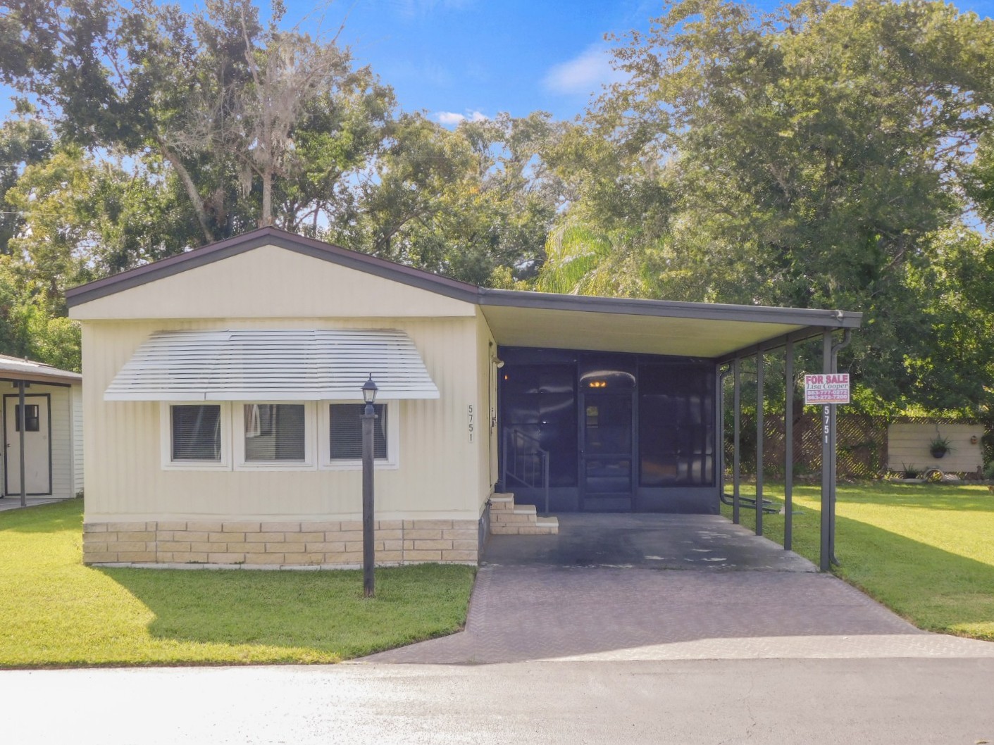 5751 Windtree Drive, Zephyrhills, FL 33541 (41)