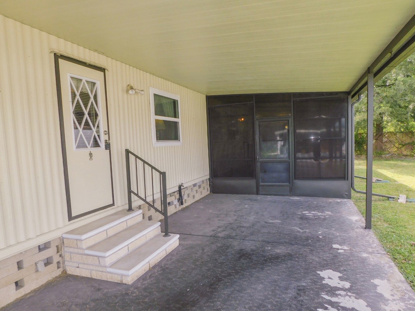 5751 Windtree Drive, Zephyrhills, FL 33541 (44)