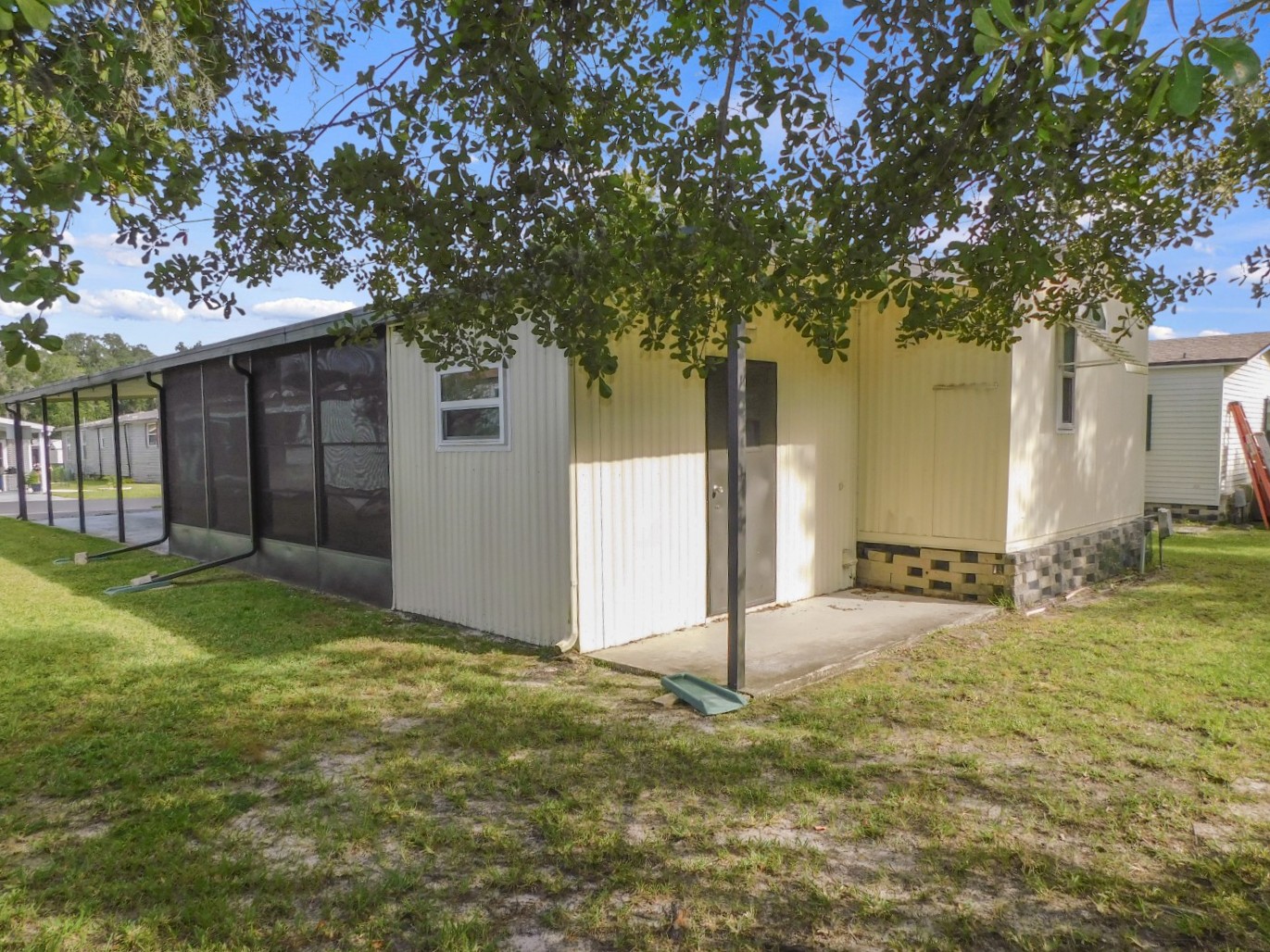5751 Windtree Drive, Zephyrhills, FL 33541 (45)