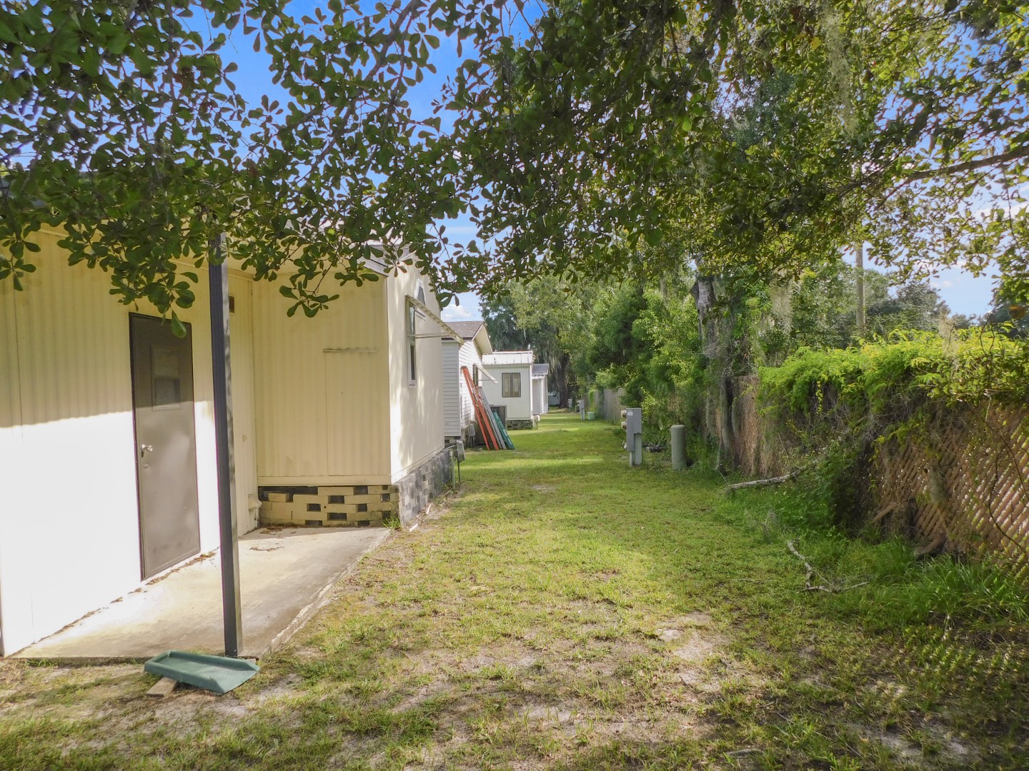 5751 Windtree Drive, Zephyrhills, FL 33541 (47)