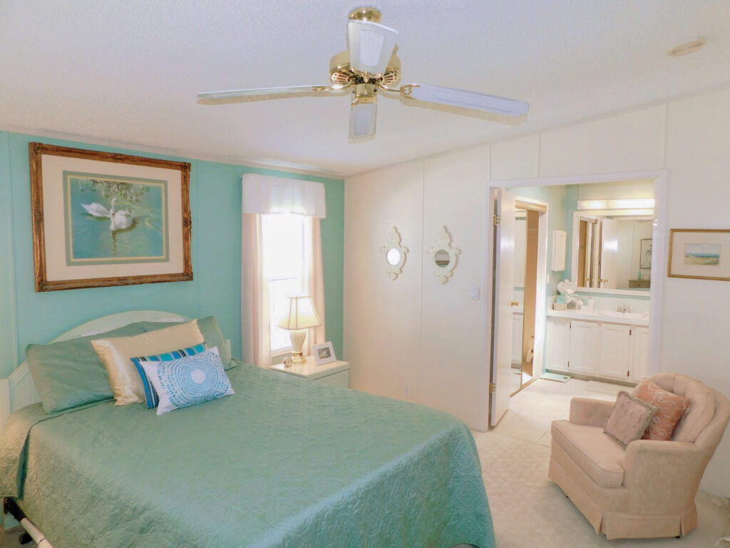 5919 Jessup Drive, Zephyrhills, FL 33540 (34)
