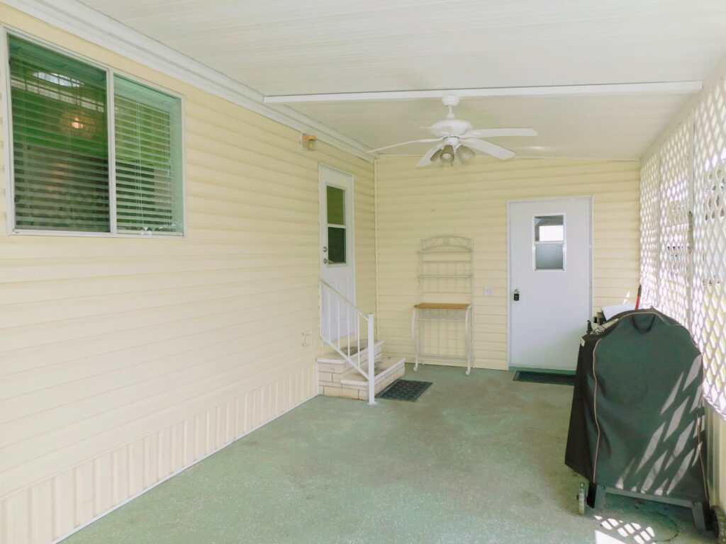 5919 Jessup Drive, Zephyrhills, FL 33540 (49)